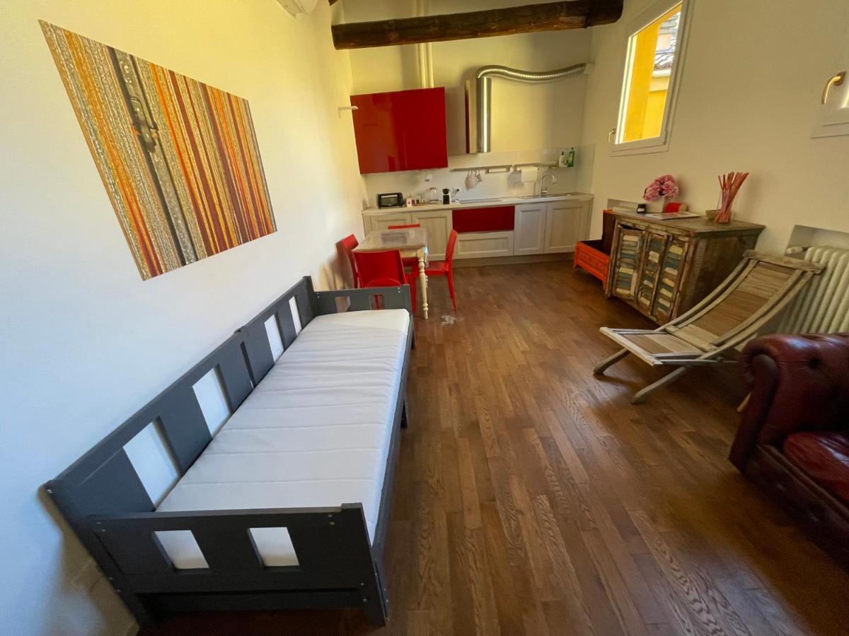 Red Appartamento Immerso Tra Le Mura Bolognesi מראה חיצוני תמונה